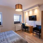 Hexenglueck Mit Balkon * 브라운라제